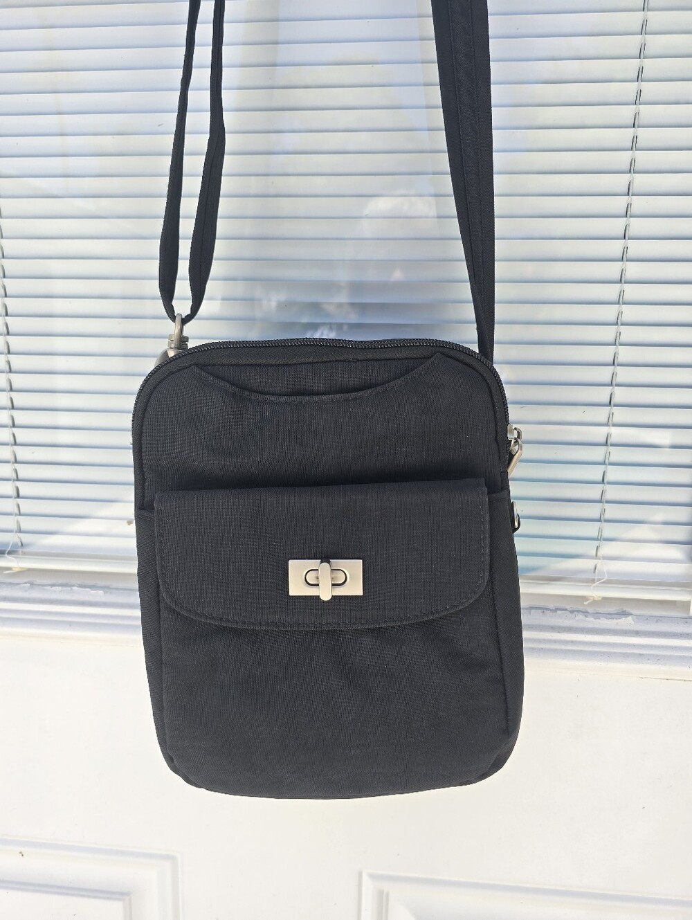 Baggallini Crossbody Shoulder Bag - Compact Everyday Carry